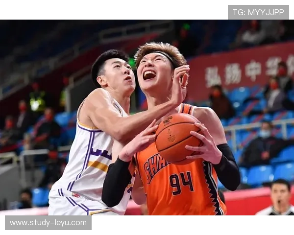 F1新赛季风云再起车队格局重塑新星老将同场争锋世界大奖赛悬念升级